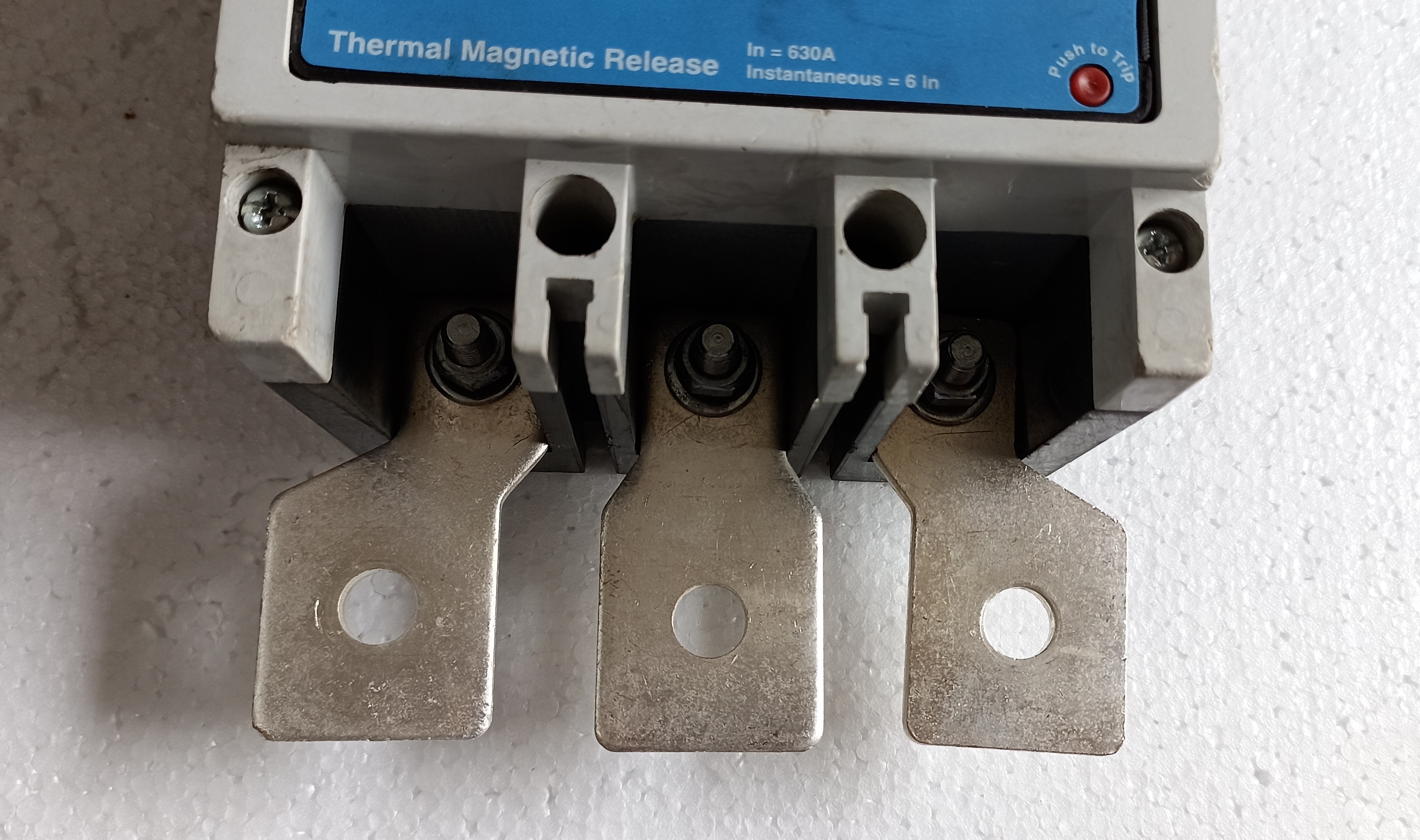 LT (DH 630) 630A 3P MCCB