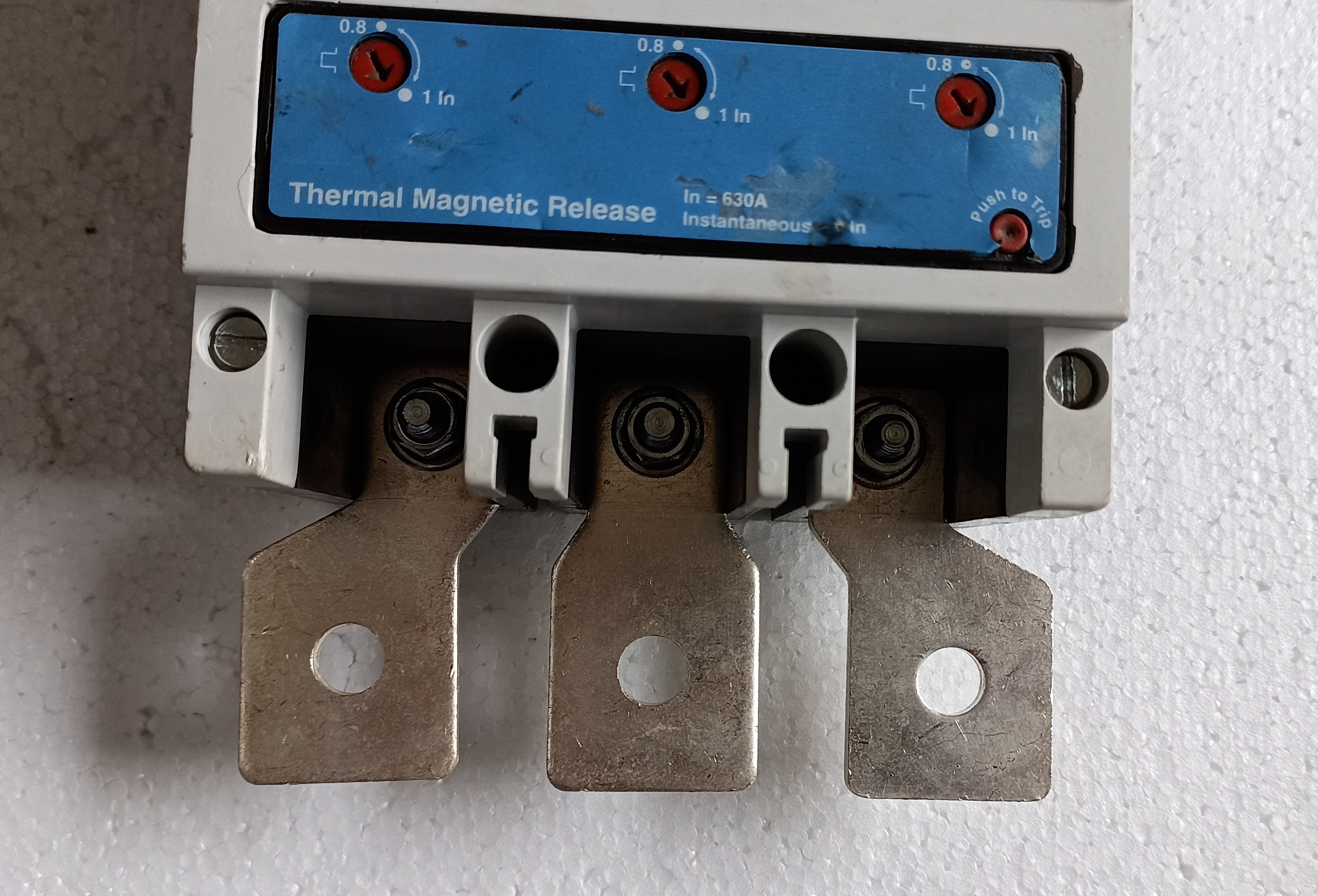 LT (DL 630) 630A 3P MCCB