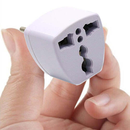 Universal Travel Adaptor (6041) Application: 4*4*5 Cm