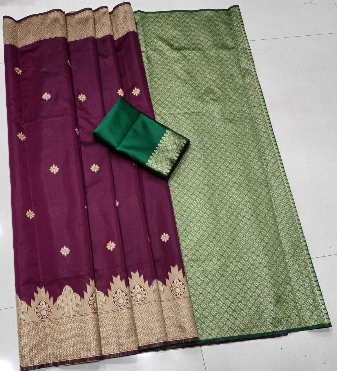 WOMEN BANARASI SILK WITH EXCLUSIVE JACQUARD WEAVING BORDER SAREE