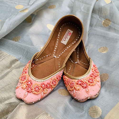 Neelofar_s Peach Lace Punjabi Juttis With Bead Work