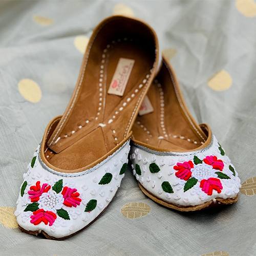 Neelofar_s Bohemian Embroidered White Pair Of Genuine Leather Jutti