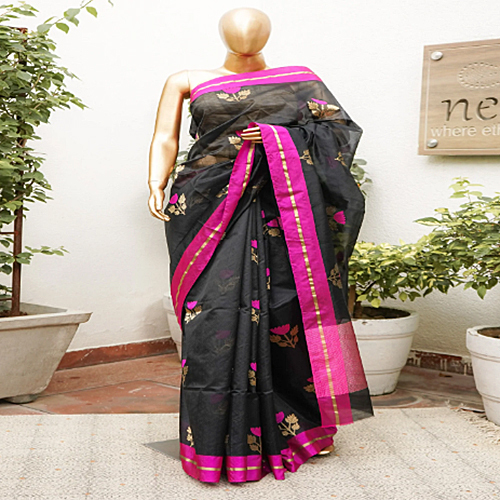 Neelofar’s Designer Saree
