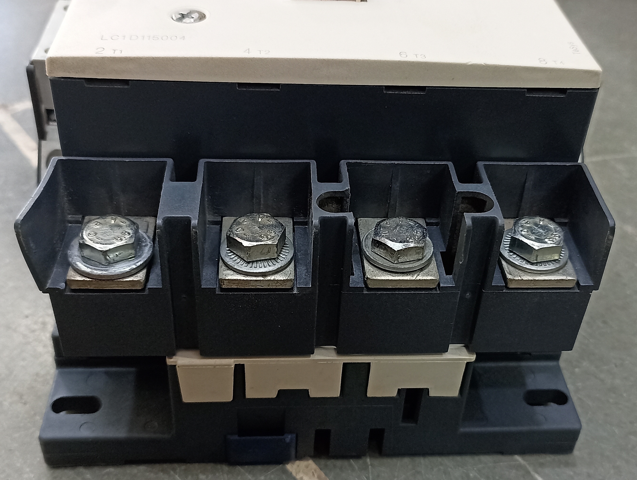 SCHNEIDER LC1D 115 - 4 POLE CONTACTOR