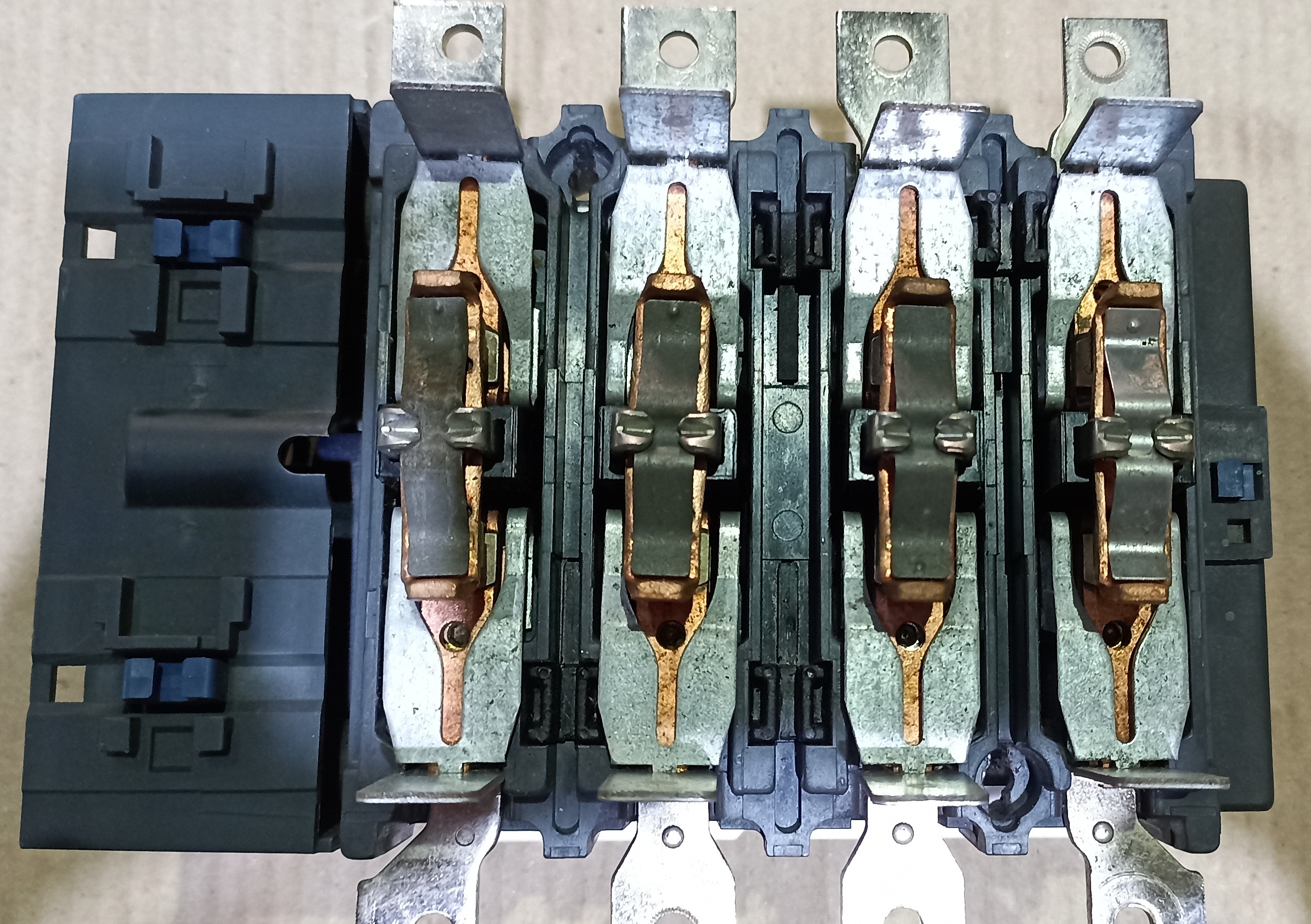 SCHNEIDER LC1F 115 - 4 POLE CONTACTOR