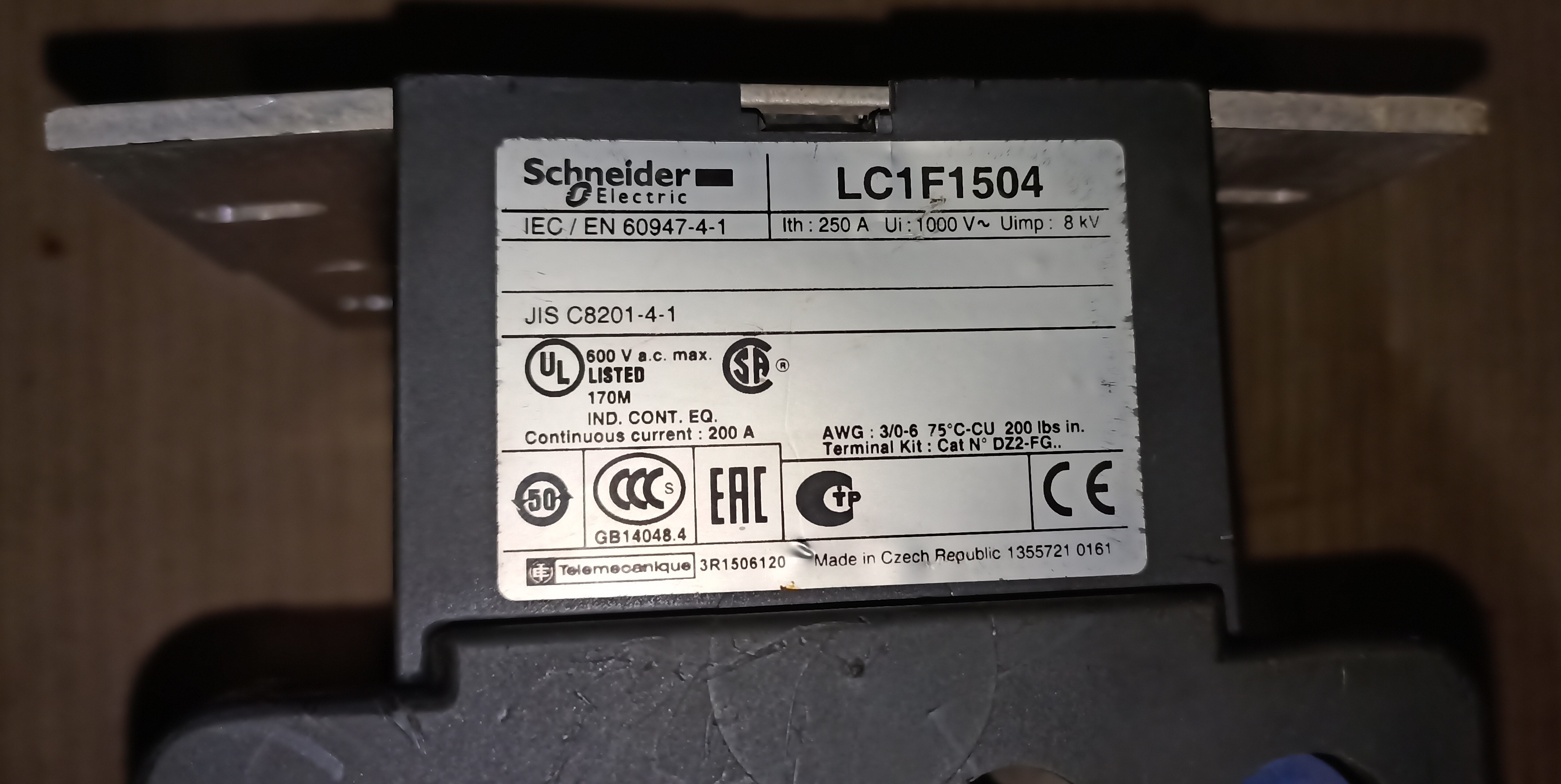 SCHNEIDER LC1F 150 - 4 POLE CONTACTOR