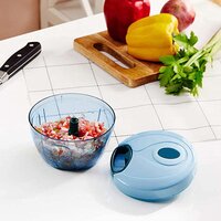 3 BLADE MANUAL BLUE FOOD CHOPPER COMPACT and POWERFUL HAND HELD VEGETABLE CHOPPER. (2072)