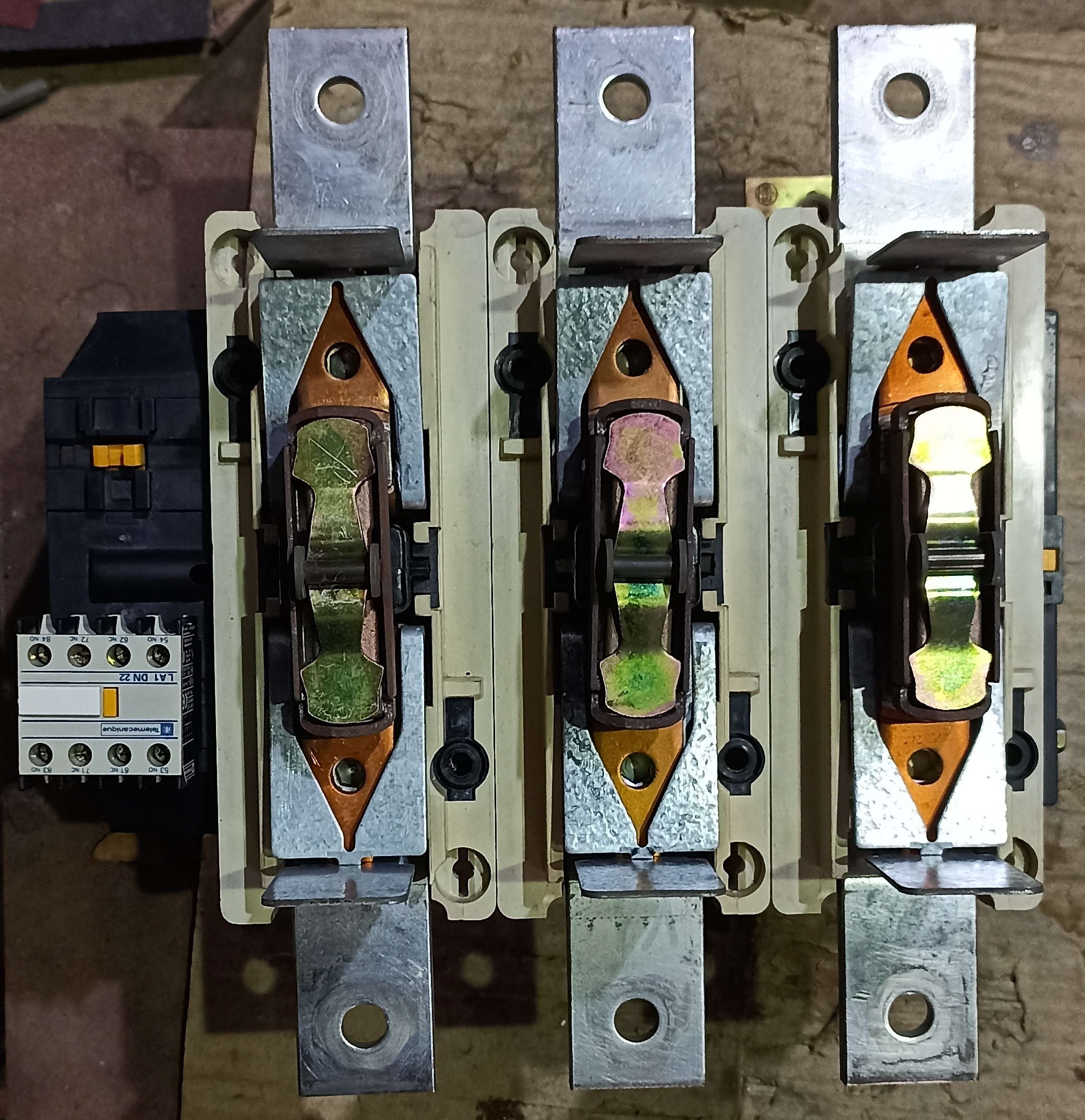 TELEMECANIQUE LC1F 630 CONTACTOR