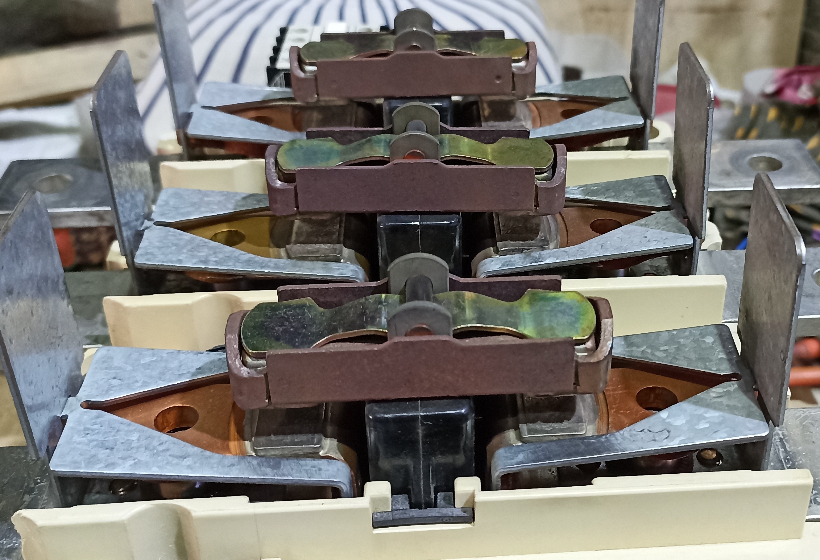 TELEMECANIQUE LC1F 630 CONTACTOR