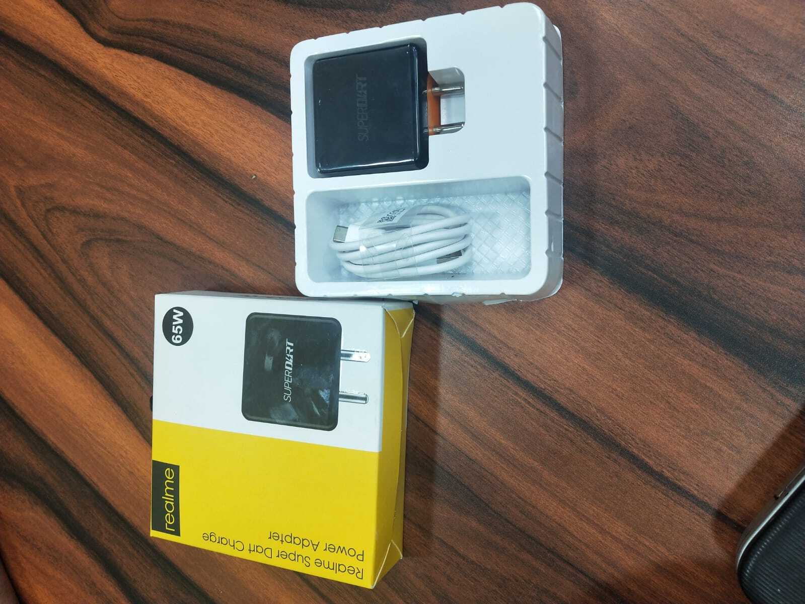 Realme mobile charger