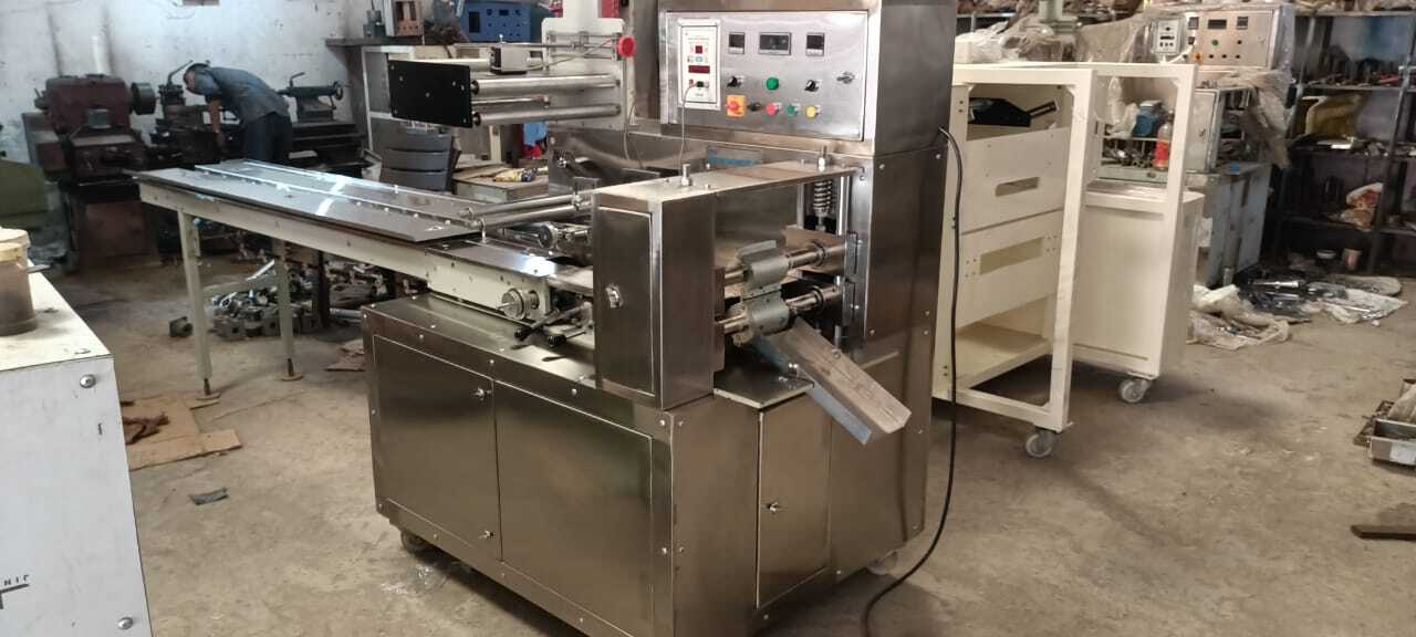 cream roll packaging machine