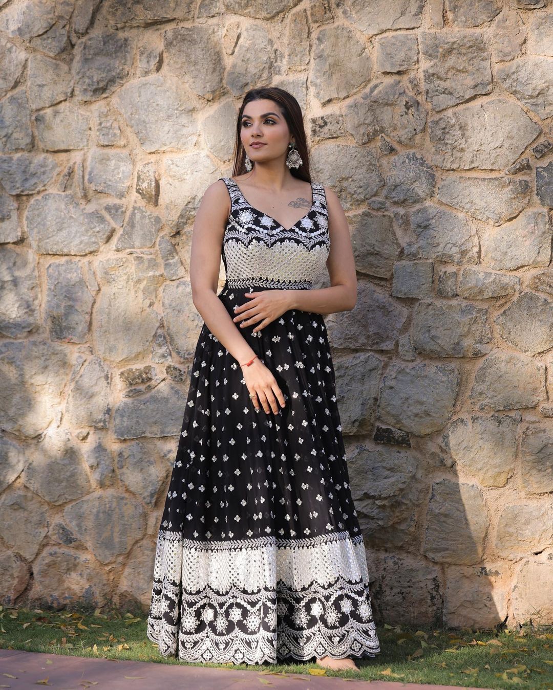 SEQUENCES PARTY WEAR LOOK NEW 1 COLOURS GOWN