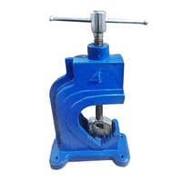 Cast Iron Open Type Heavy Duty Pipe Vice
