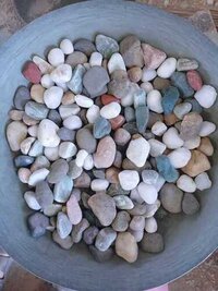 Natural agate and quartz mix color round pebbles stone