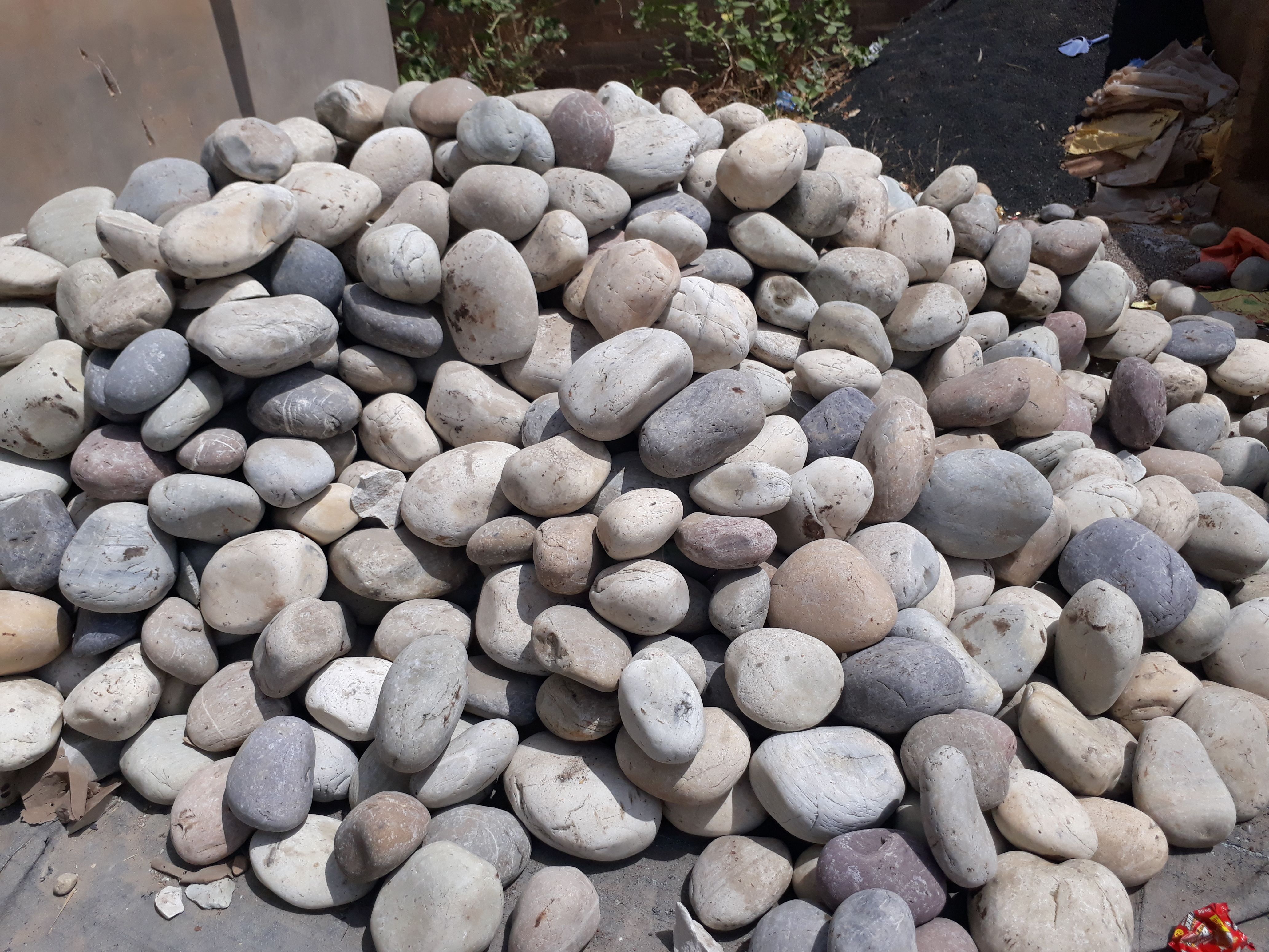 natural stone and agate gravels and pebbles round smooth garden landscap and decoration