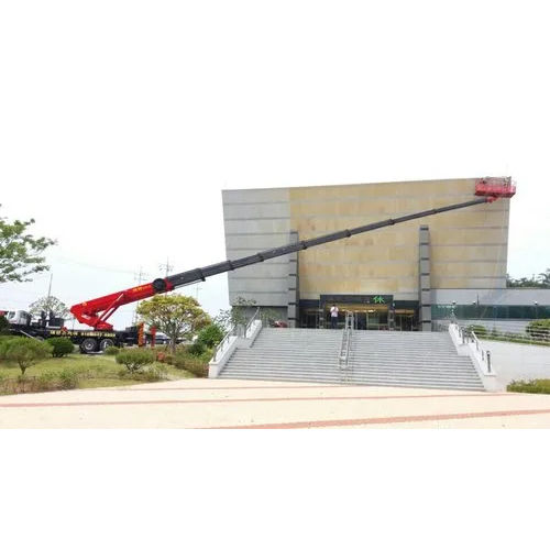 70m Truck Mounted Manlift Crane Application: Construction