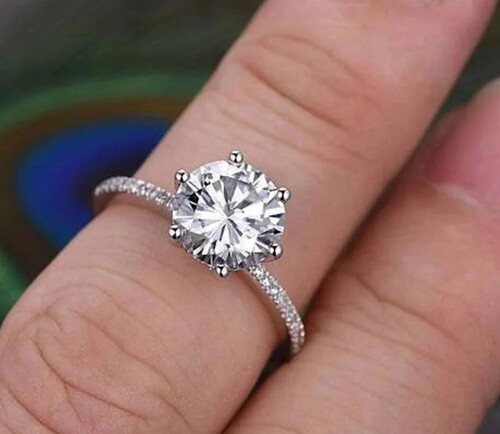 Diamond Solitaire Engagement Ring Round Cut