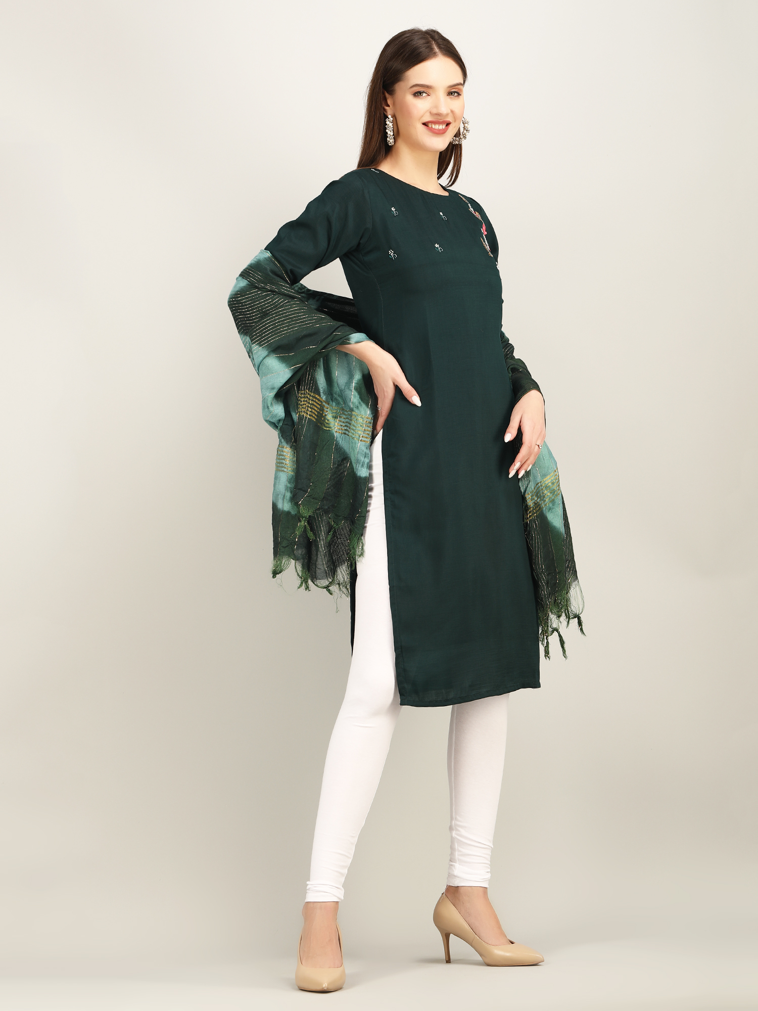 Bottel green maslin straight kurti with dupatta 1 Side butta work U8