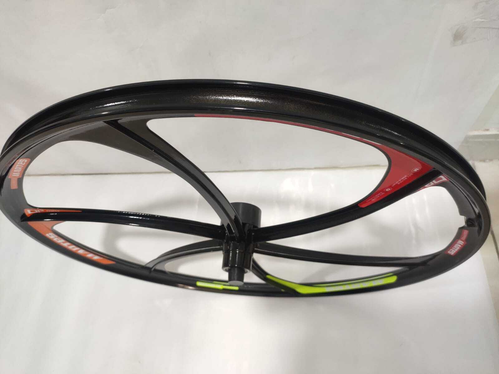 BICYCLE MAGNESIUM RIM 26'' 6 SPOKES