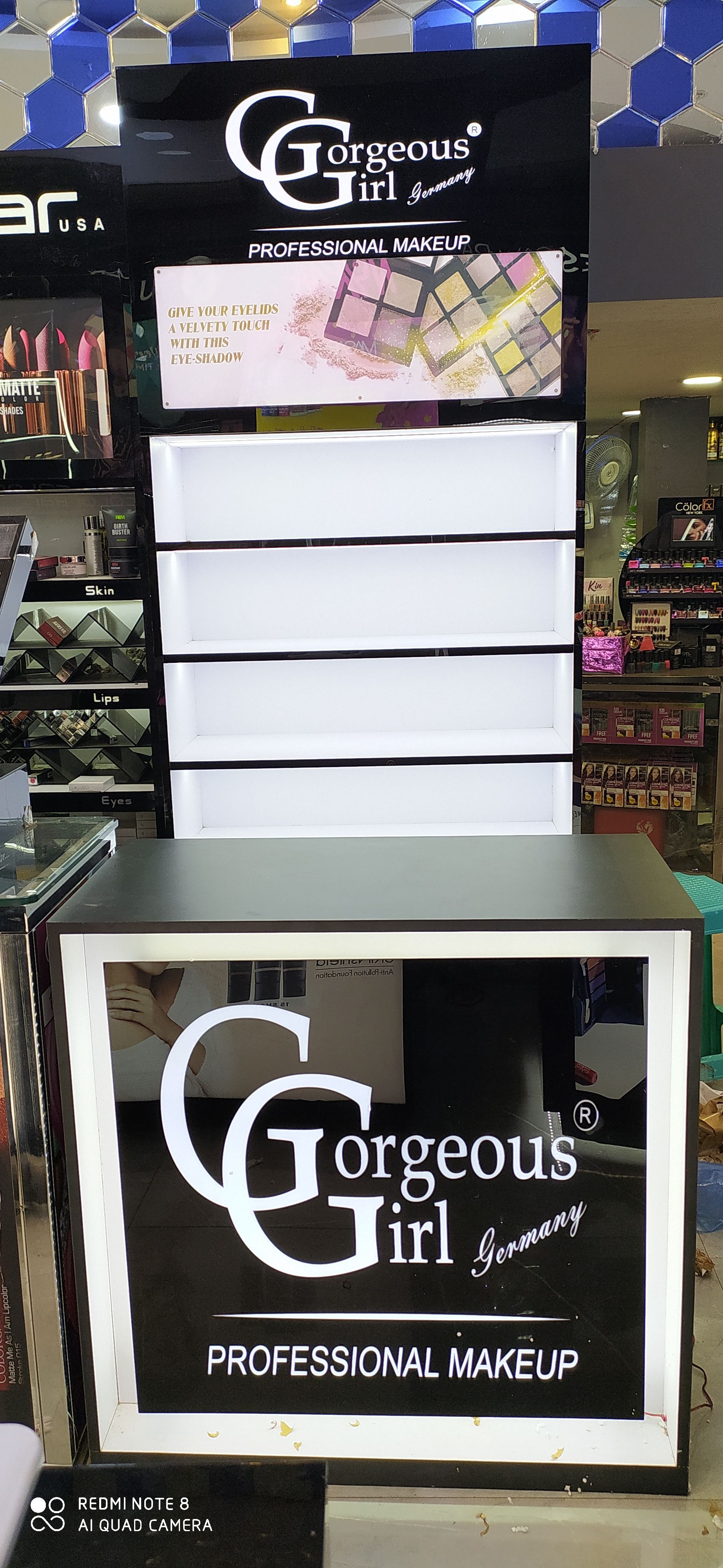 3 Shelves Cosmetic Display unit