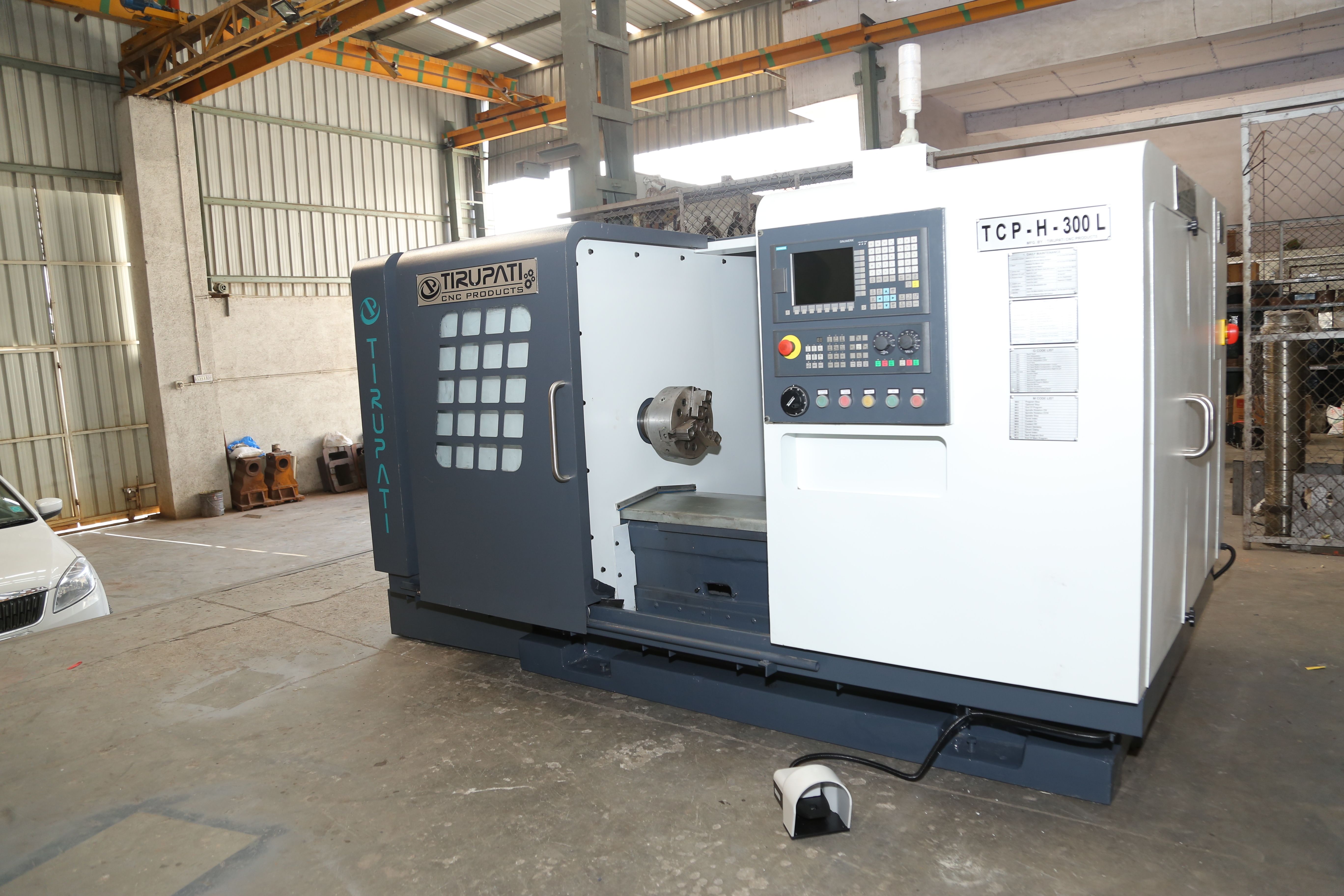 HEAVY DUTY CNC LATHE MACHINE - TCP H-300L-3000