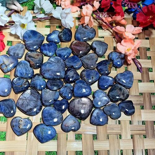 Easy To Clean Blue Sapphire Hearts For Home Decoration