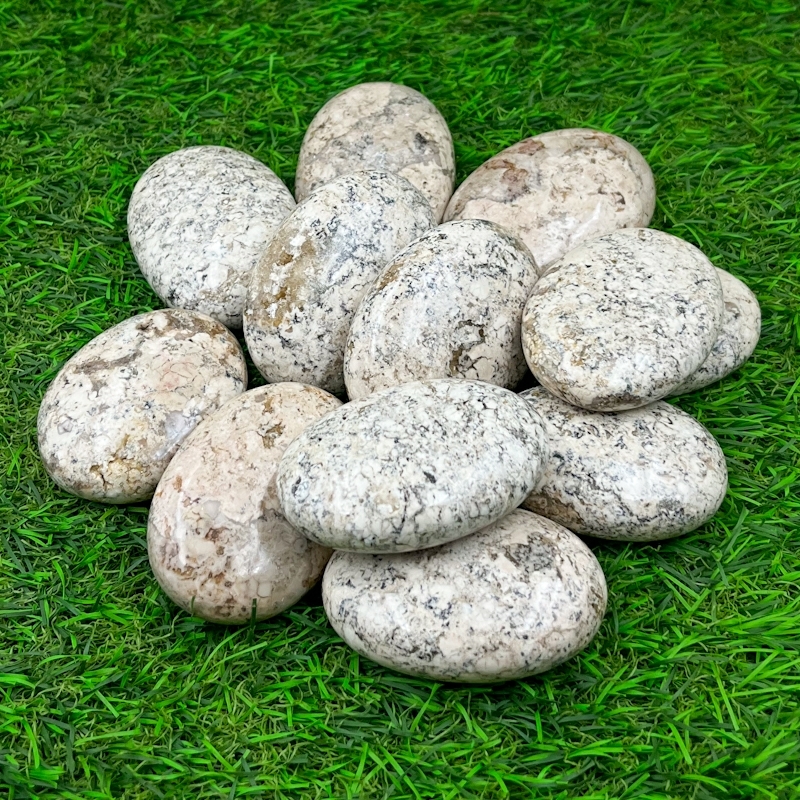 Dotted Ivory Magnesite Palmstone For Home Decoration