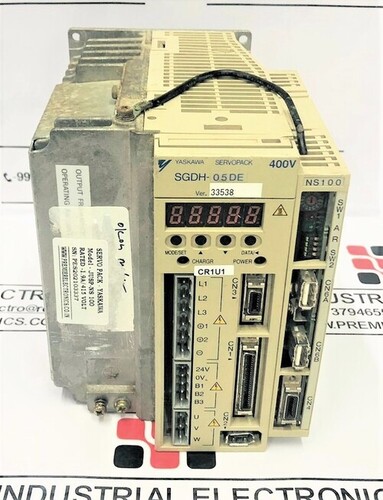 YASKAWA SERVO DRIVE SGDH-05DE WITH JUSP-NS100