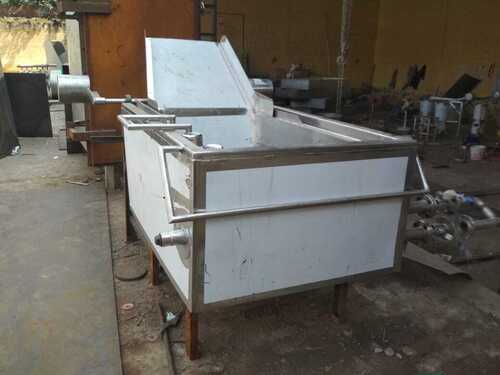 Batch Fryer Rectangular Capacity: 100-200 Kg/Hrs Kg/Hr