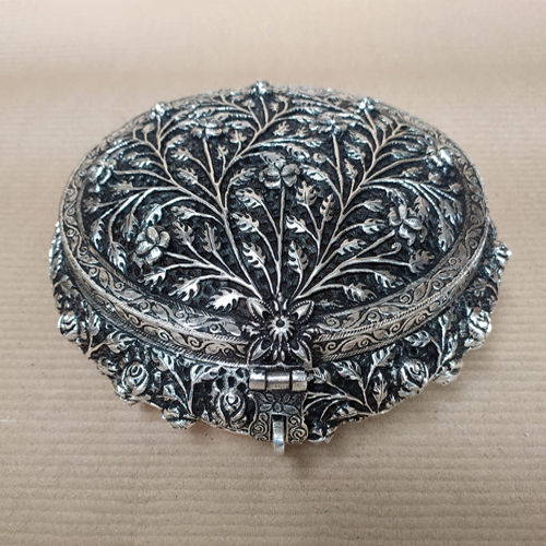 Round Silver Gifting Box