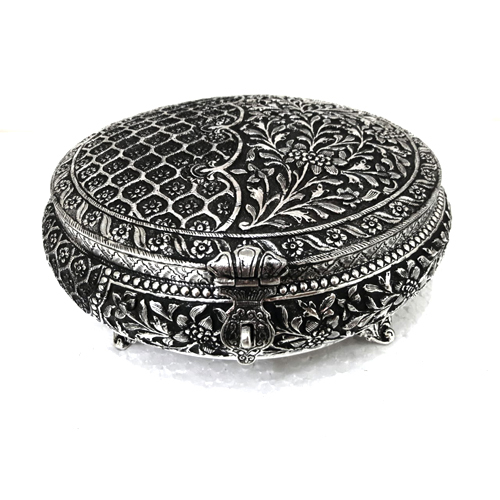 Traditional Silver Gifting Box