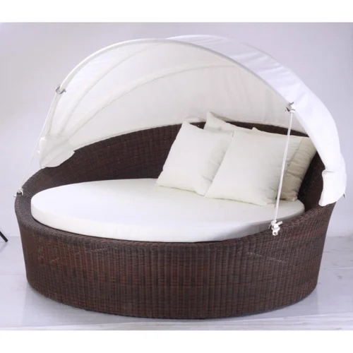 Wicker Round Day Bed