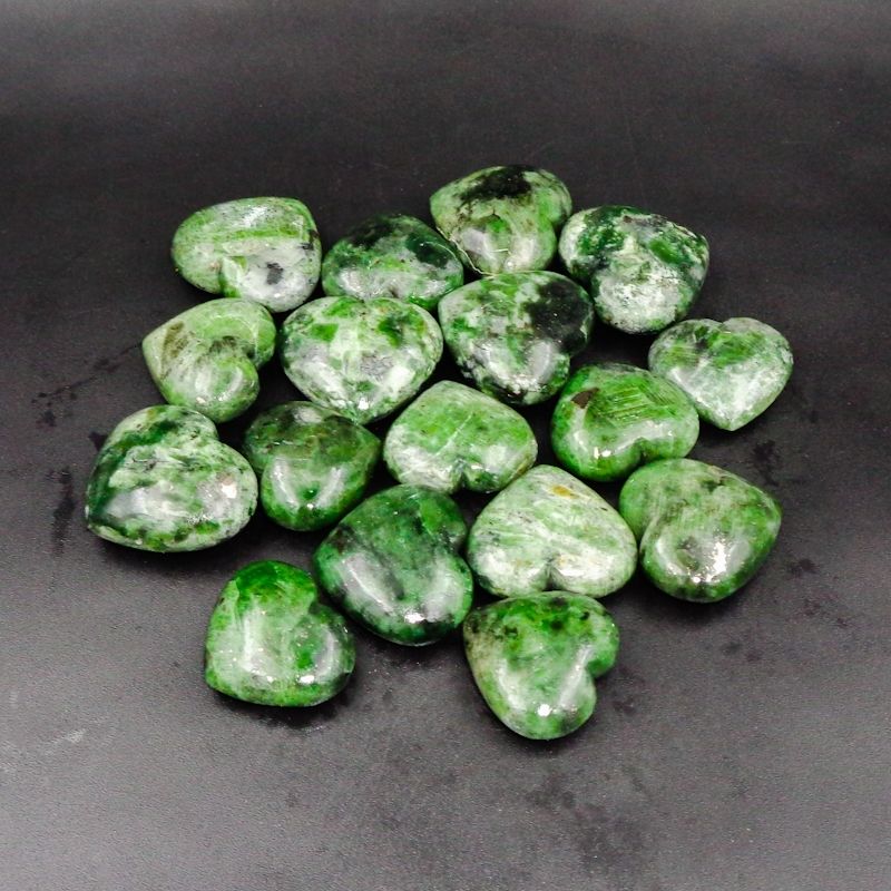 Chrome Diopside Hearts