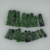 Chrome Diopside Tower Obelisk