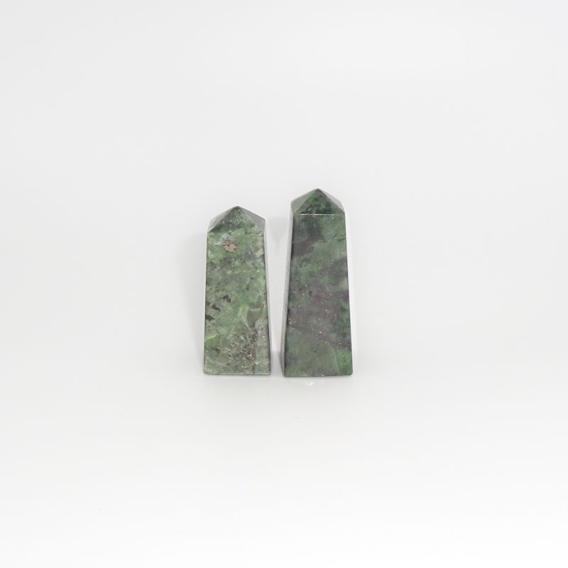 Chrome Diopside Tower Obelisk