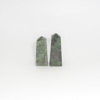 Chrome Diopside Tower Obelisk