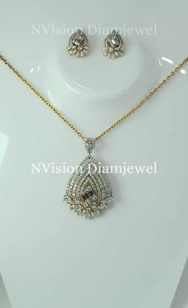 Yellow Gold Natural Round and Emerald Solitaire look Pendant Set