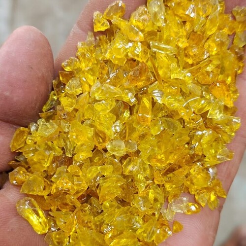 Transparent Golden Yellow Crushed Glass Chips for Decoration Purpose and Landscaping