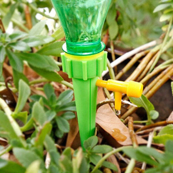 DRIP IRRIGATION KIT FOR HOME GARDEN SELF-WATERING SPIKES FOR PLANTS (3854)