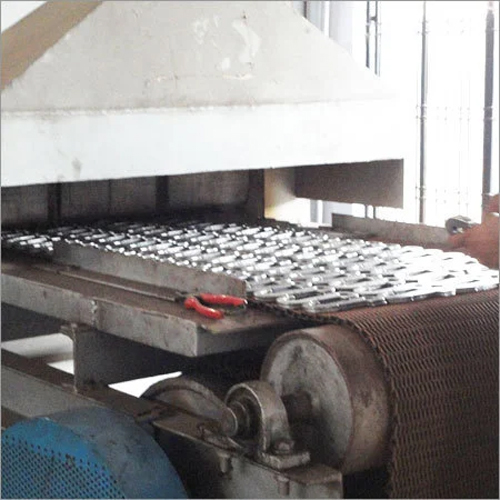 Continuous Hardening Furnace - 220-440 Volt, High Quality Industrial Application