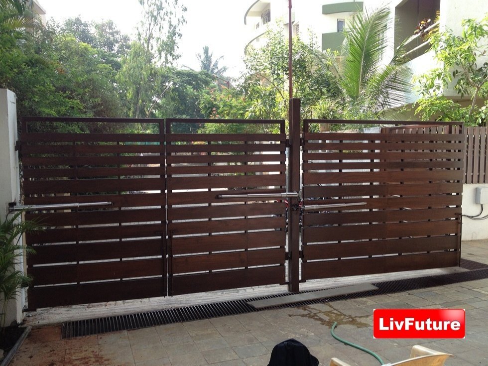 Bungalows Remote Control Gate