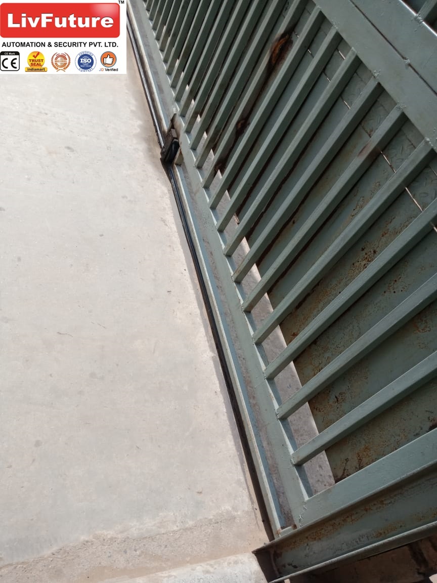 Bungalows Remote Control Gate
