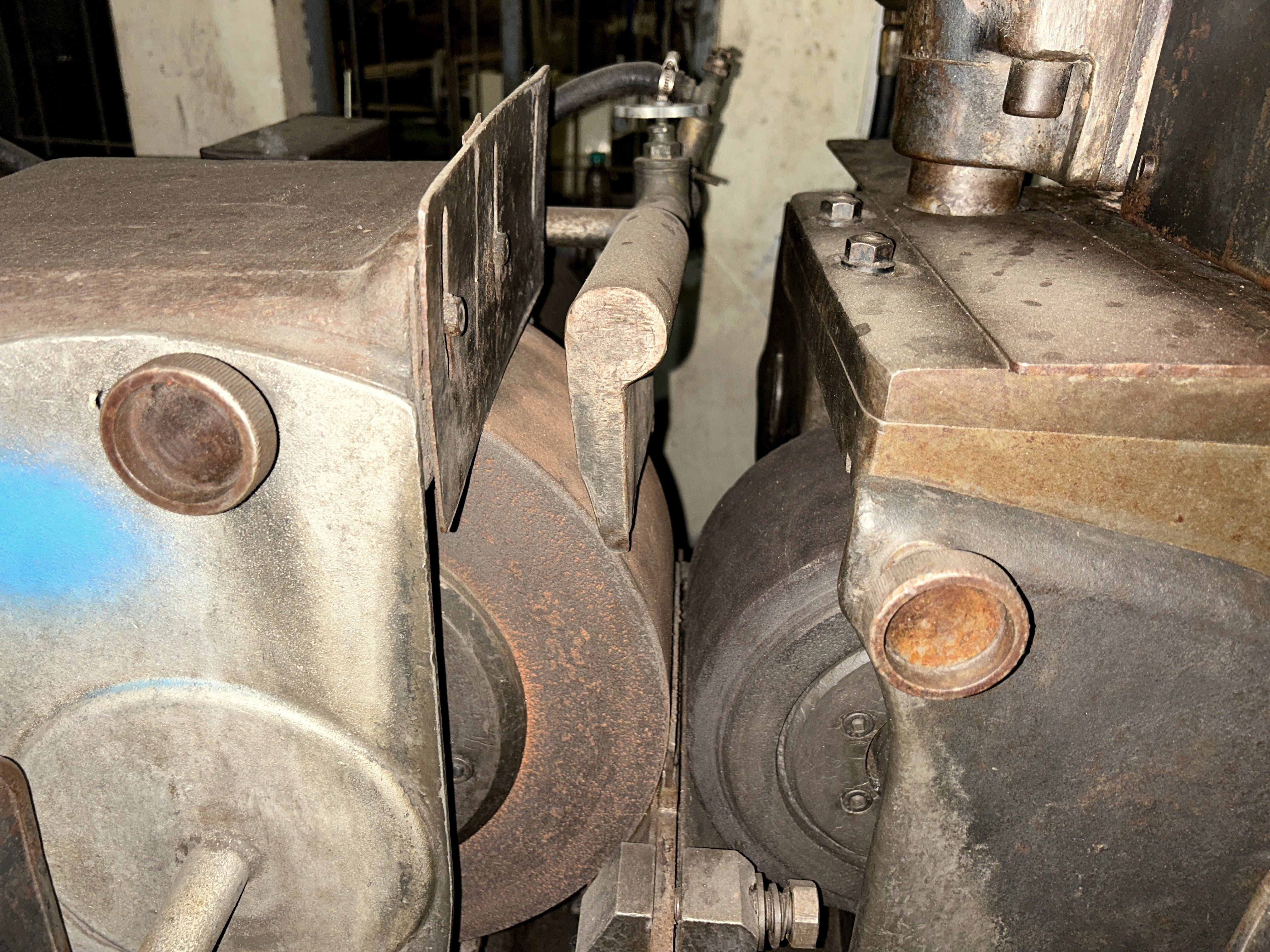 CENTER-LESS GRINDING