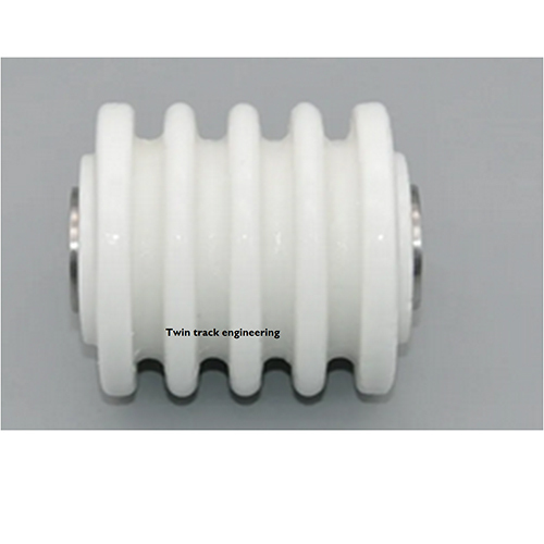 Porcelain spool insulator