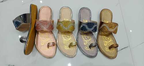 LADIES SLIPPERS