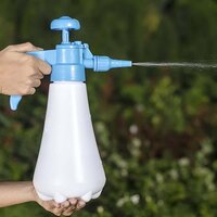1 LITRE GARDEN SPRAYER USED IN ALL KINDS OF GARDEN AND PARK FOR SPRINKLING AND SHOWERING PURPOSES (9023)