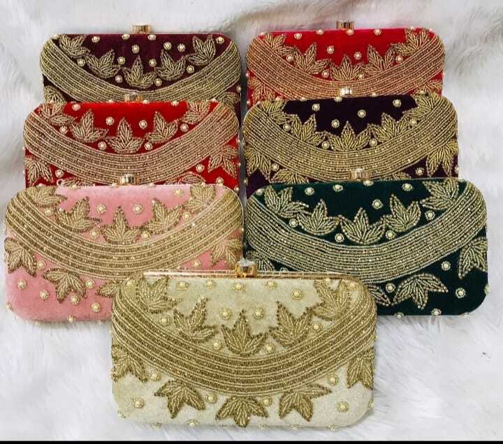 Clutch Bags - Gender: Women