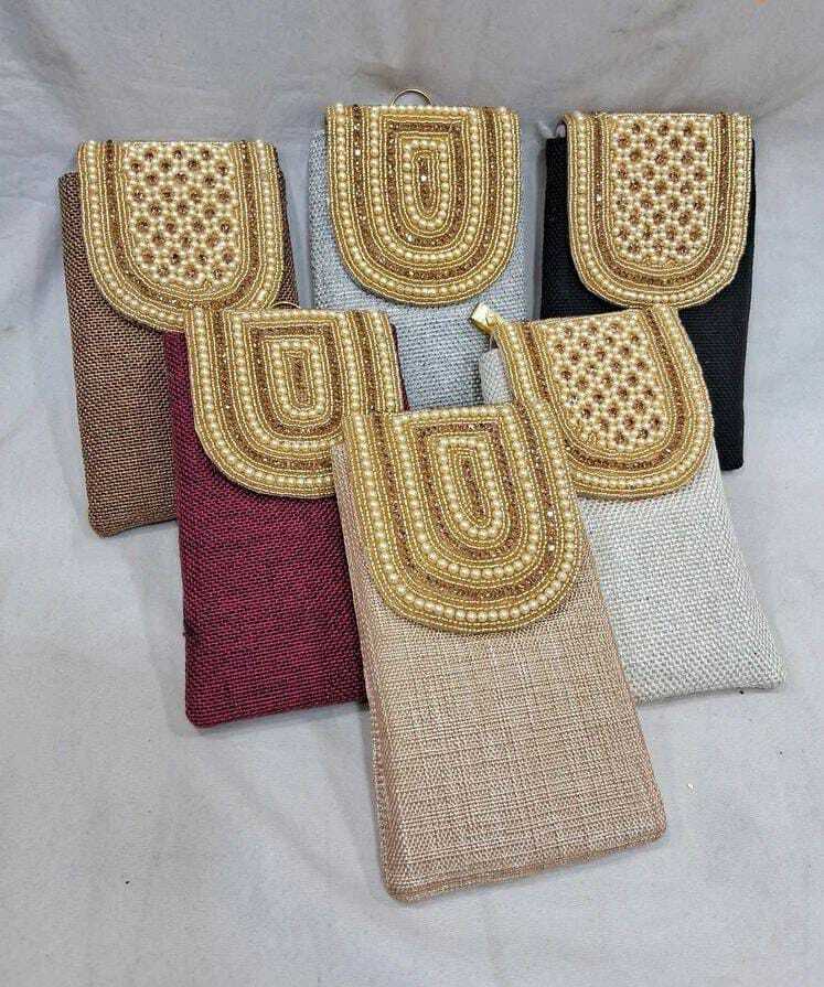 Jute Traditional Mobile Pouch With Bead Handwork - Gender: Women