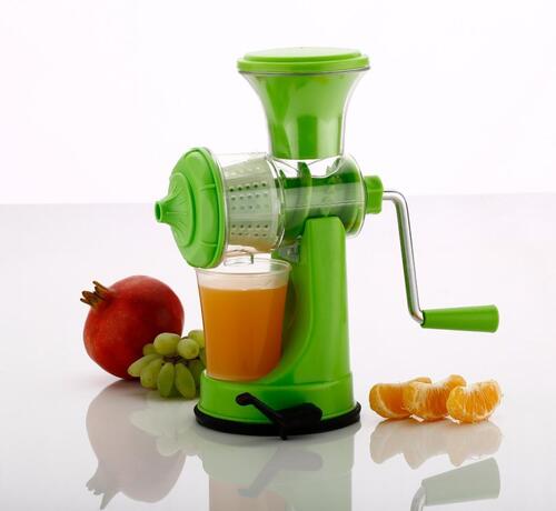 PLASTIC HAND JUICER