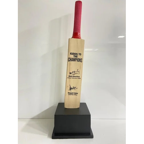 Custom Made Wooden Cricket Bat Award and Trophies